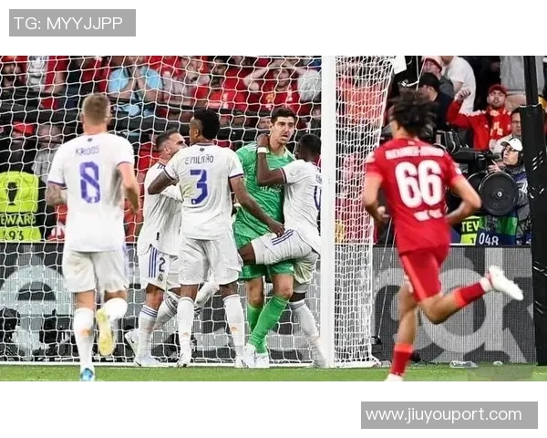 波尔图狂胜皇马四球零封赛场瞬间引发热烈讨论