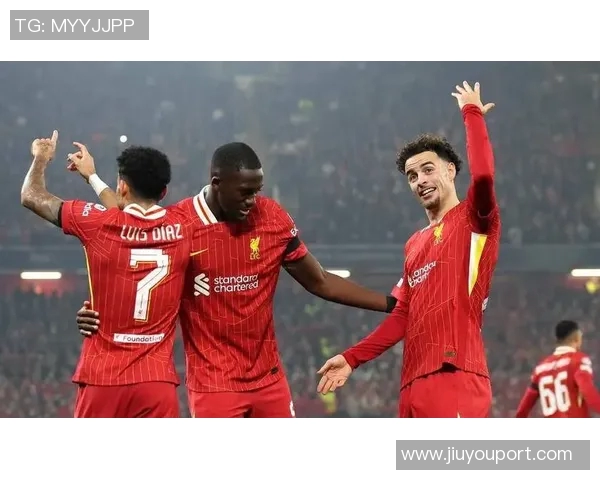 足总杯激战利物浦与拜仁握手言和精彩瞬间引发全场热烈反响